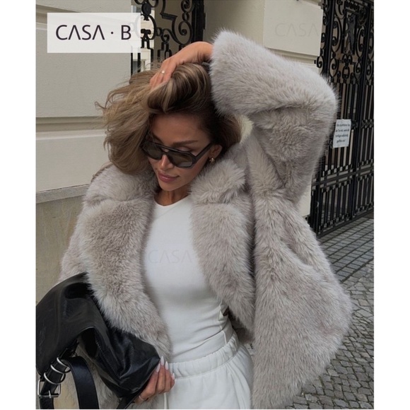 NEW 💫CASA B|Heiress Grey Faux Fur Chic Long Sleeve Outerwear Lapel Collar Jacket - Picture 8 of 9